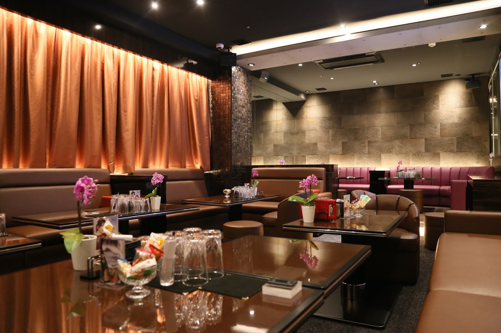 アリーナプレミアム店内1